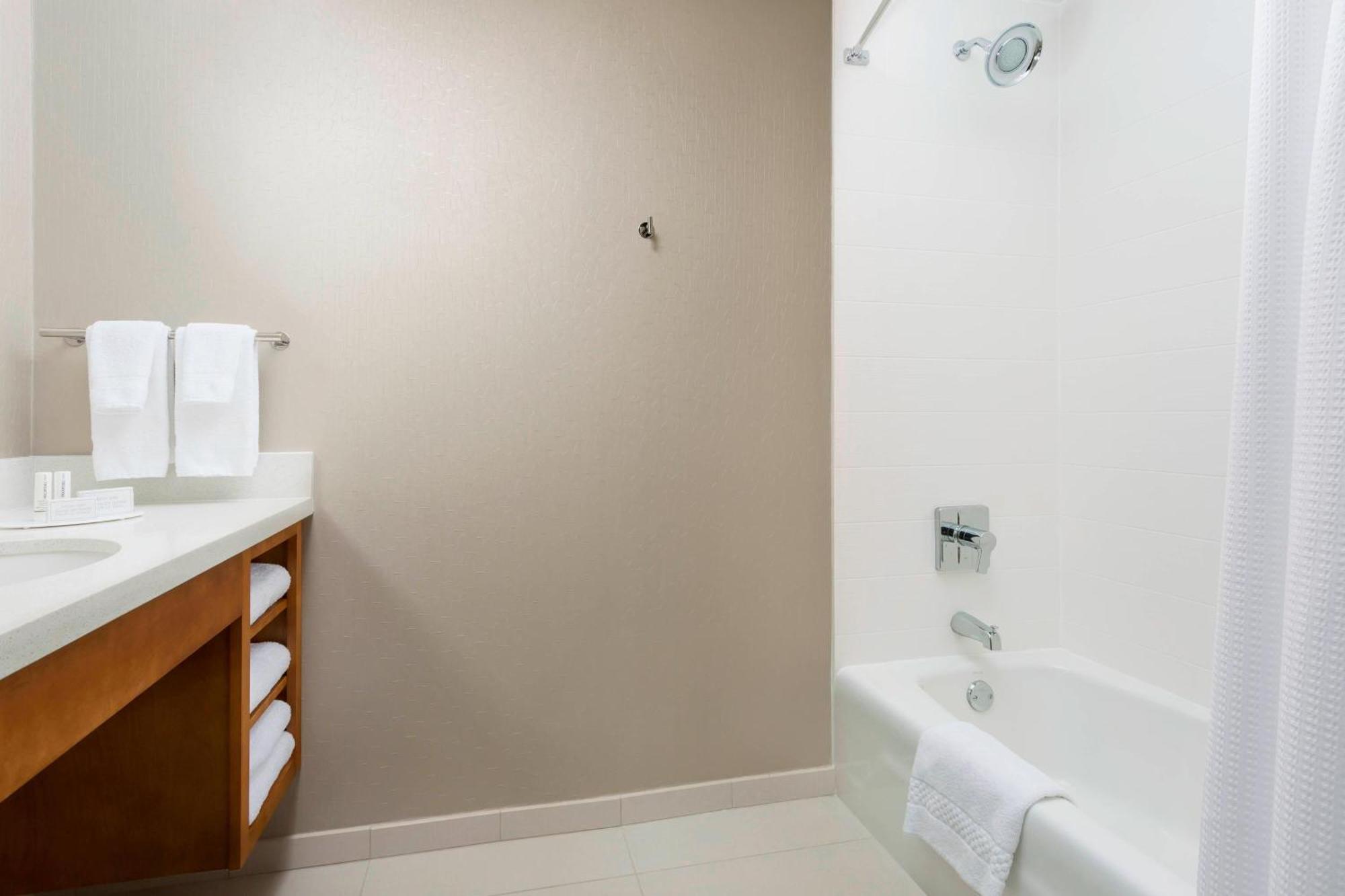 Springhill Suites By Marriott San Diego Mission Valley Екстериор снимка